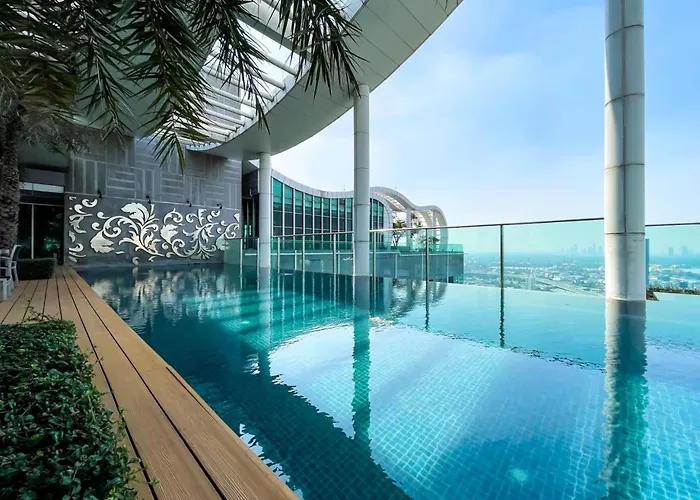 200m Bts L Large 47 Sqm L Rooftop Pool 曼谷