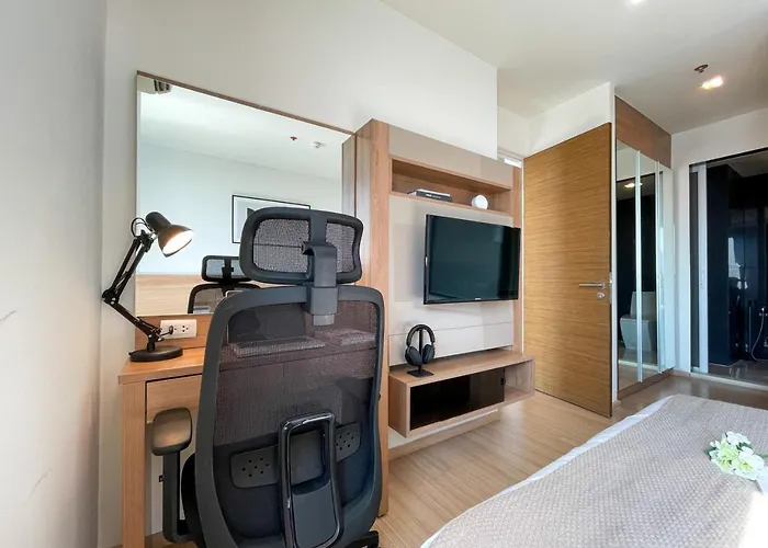 200m Bts L Large 47 Sqm L Rooftop Pool * 曼谷