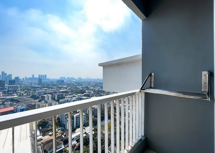 200m Bts L Large 47 Sqm L Rooftop Pool 公寓 *